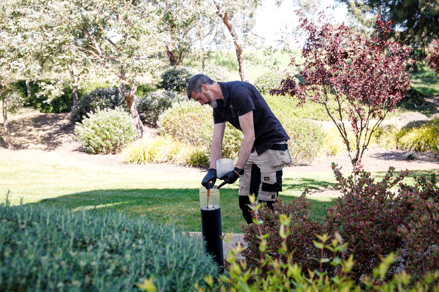 Outdoor garden lighting install